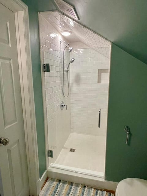 Altavista House - Renovated, Charming, & Walkable House in Charlottesville