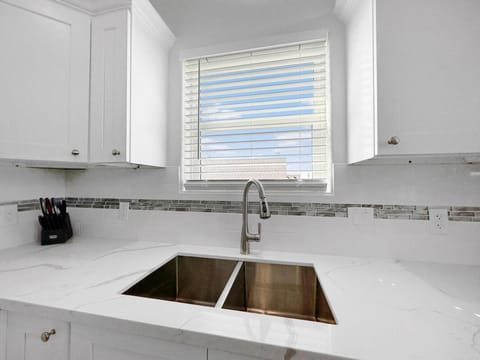 Gorgeous Home, sleeps 24 House in Bolivar Peninsula