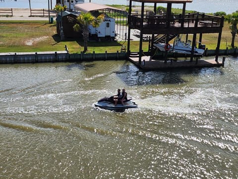 Seahorse Sea Fish Camp Sleeps 16 House in Bolivar Peninsula