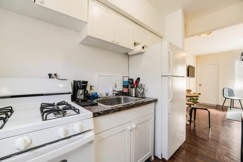 Cozy 1BR Apt Steps from Calle 8 & Mins to Brickell Apartment in Brickell