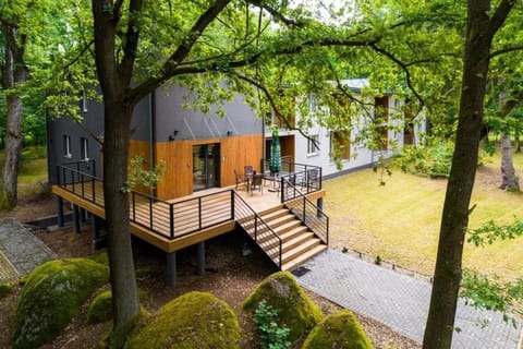 Property building, Spring, Day, Natural landscape, Garden, Garden view