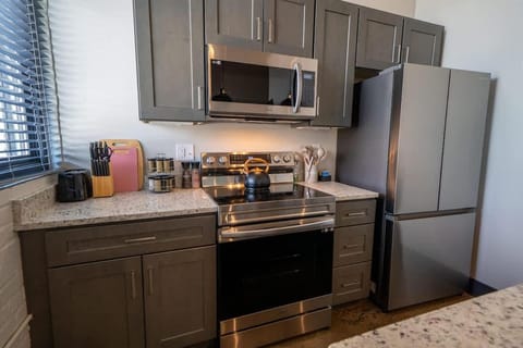 Modern King bed Apartment next to Brewery Apartment in Shenandoah Valley