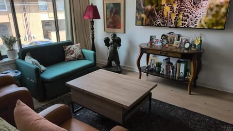 Living room, Seating area