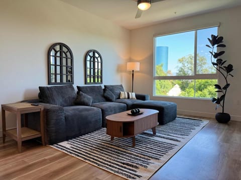 TV and multimedia, View (from property/room), View (from property/room), Living room, Decorative detail, Seating area, Evening entertainment