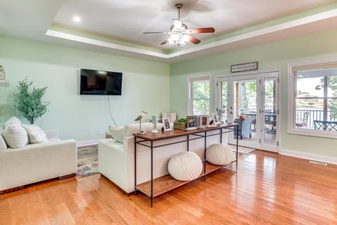 Boat, Fish and Explore! Gem on Lake of the Ozarks House in Lake of the Ozarks