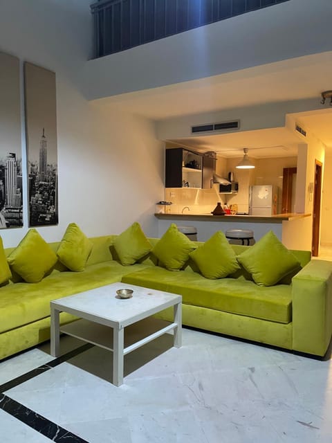 Kitchen or kitchenette, Living room, Seating area, minibar