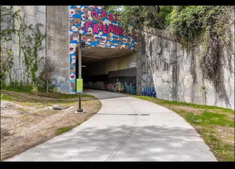 Modern One-Bedroom in Midtown Apartment in Buckhead