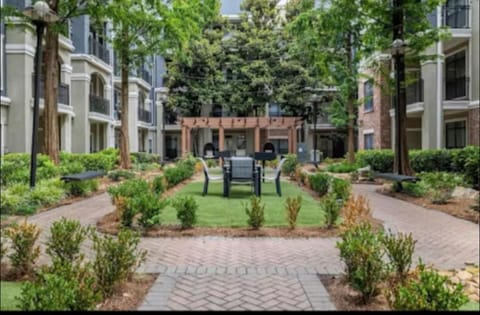 Modern One-Bedroom in Midtown Apartment in Buckhead