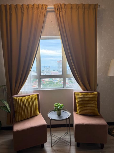 Nearby landmark, Natural landscape, Living room, Seating area, Sea view, Sunrise, Sunset