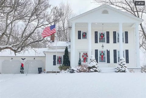 PA Country 1870 Colonial on 5 Acres House in Lake Erie