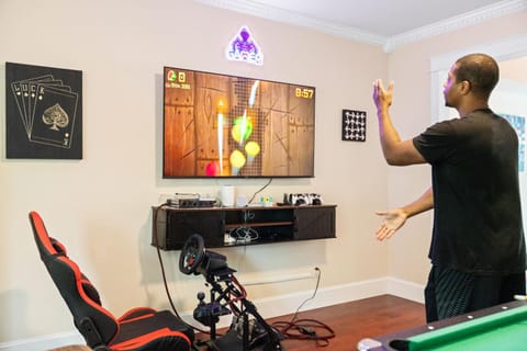 People, Billiard, Game Room, TV and multimedia, Evening entertainment, group of guests