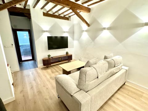 Communal lounge/ TV room, TV and multimedia, Living room