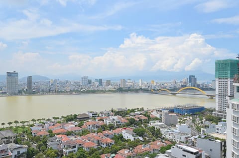 Nearby landmark, Day, Natural landscape, Bird's eye view, Lake view, River view