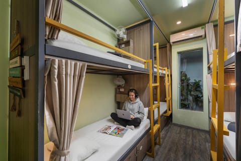 Bed, bunk bed