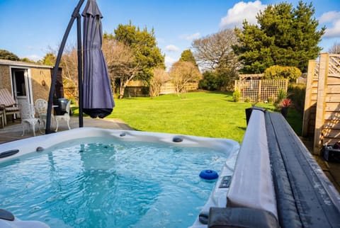 Garden, Hot Tub, Garden view