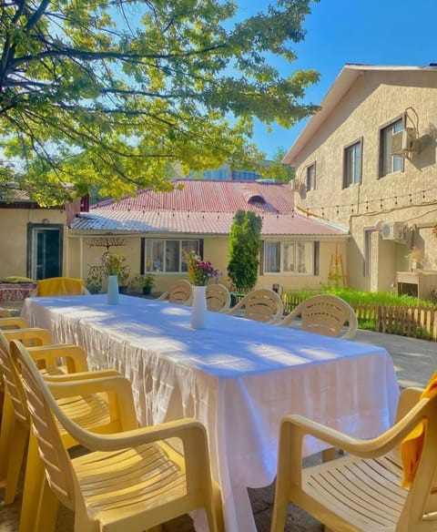 Patio, Dining area, Inner courtyard view