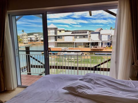 Bed, Balcony/Terrace, Bedroom