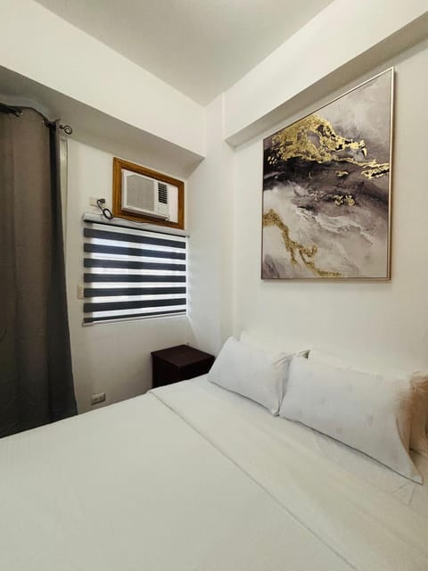 Bed, Decorative detail, Bedroom