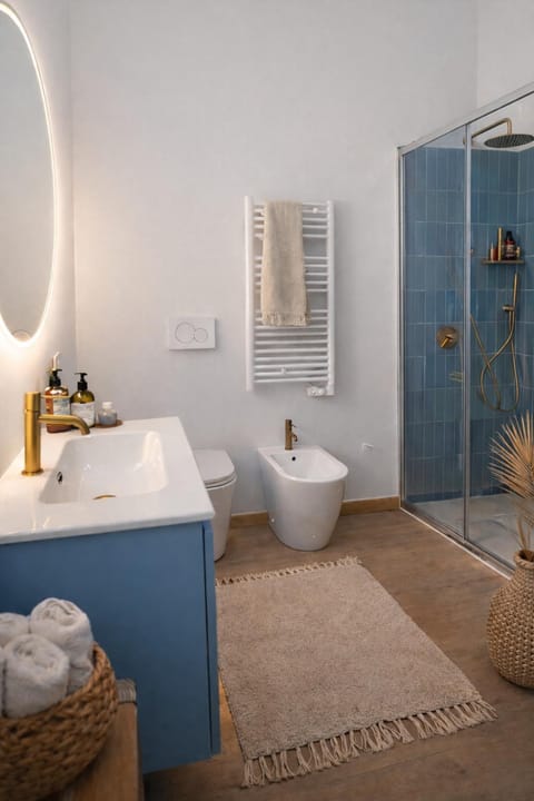 Shower, Bathroom, bidet, washing machine