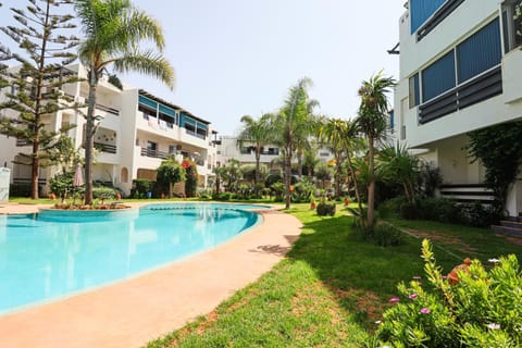 Day, Natural landscape, Garden, Pool view, Swimming pool, sunbed