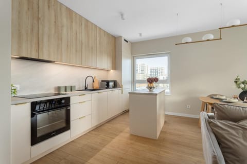 Kitchen or kitchenette, Dining area, stove