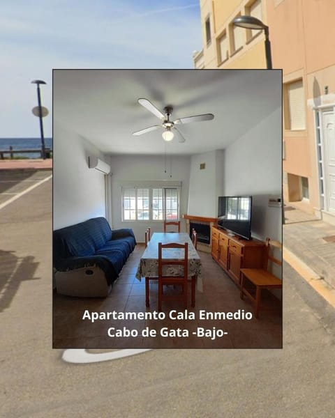 Communal lounge/ TV room, TV and multimedia, Living room, Dining area, Area and facilities, fireplace, heating, air conditioner