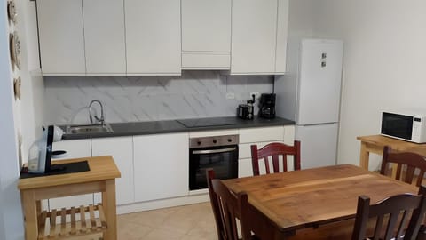 Property building, Kitchen or kitchenette, Living room