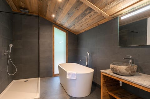 Shower, Bath, towels