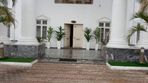 Property building, Facade/entrance