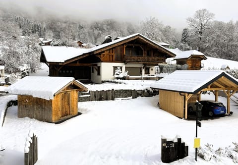Beautiful chalet with swimming pool & great garden House in Samoëns