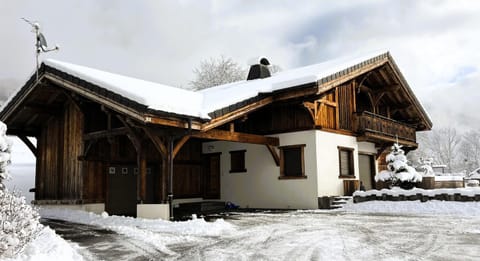 Beautiful chalet with swimming pool & great garden House in Samoëns