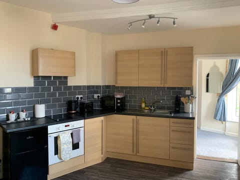 155 studio 6 - Uplands - Smart Tv Bed and Breakfast in Swansea