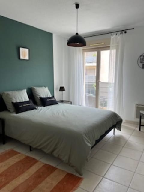 Charming apartment with 2 balconies Apartment in Antibes