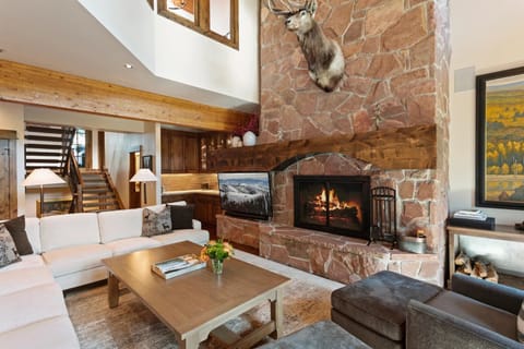 Stag Lodge at Deer Valley Resort - Four Bedroom Residence with Loft and Spa #29 condo Apartment in Park City