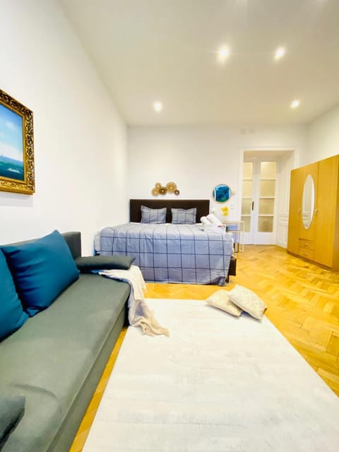 Property building, Bed, Seating area, Bedroom