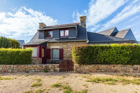 Property building, Day, Garden, Garden view