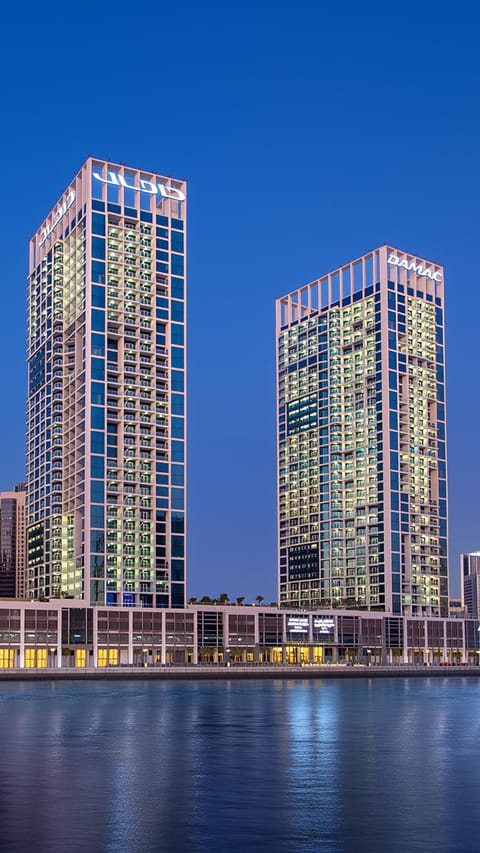 Property building, Day, Natural landscape, City view, Lake view, River view