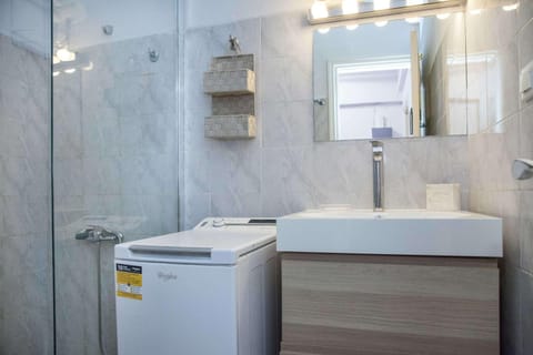 Modern Studio Stay in Trendy Kolonaki Apartment in Athens