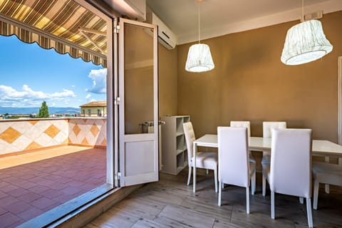 Balcony/Terrace, Dining area