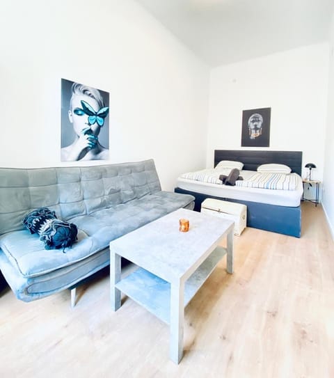 Bed, Seating area, Bedroom, towels
