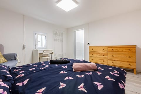 Bed, Photo of the whole room, Bedroom, towels, wardrobe