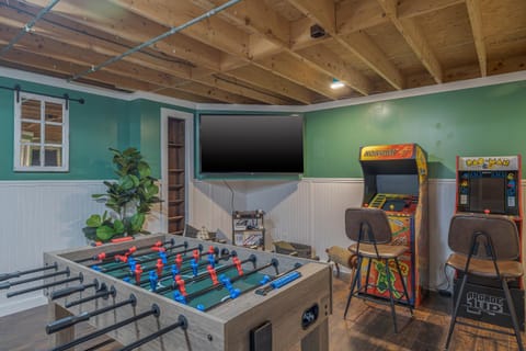 4BR Retreat, 16mi to Acadia NP, with Game Room House in Ellsworth