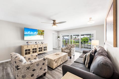 1672 Barbarosa Court House in Marco Island