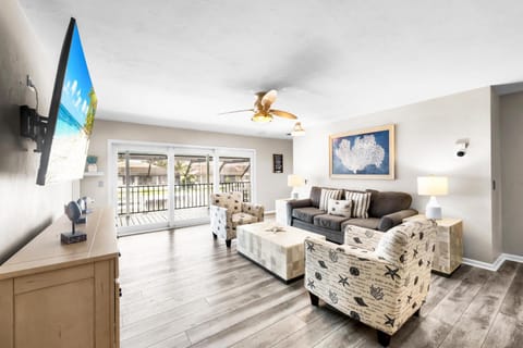 1672 Barbarosa Court House in Marco Island