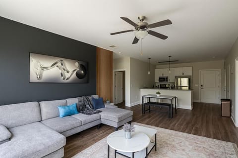 Spacious 2BR 2BA Condo Across from UAB Apartment in Vestavia Hills