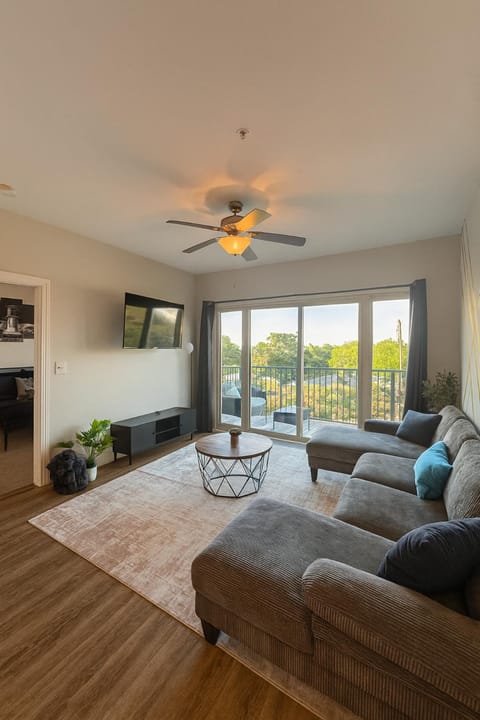 Across from UAB Spacious 2BR Retreat 5th Apartment in Vestavia Hills