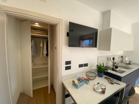 Alaska House - Yukon Room Apartment in Trentino-South Tyrol