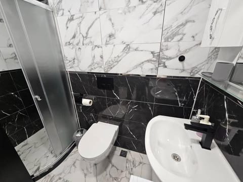 Shower, Toilet, Bathroom