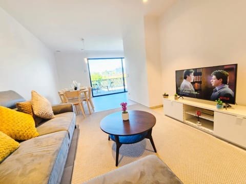 Elegant 3BR Retreat with terraces&parking Apartment in Luxembourg