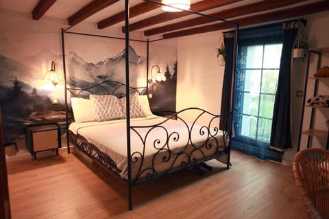 Bed, Photo of the whole room, Bedroom